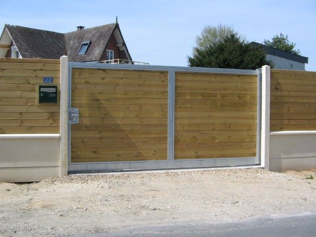 portails et portillons avec remplissage bois